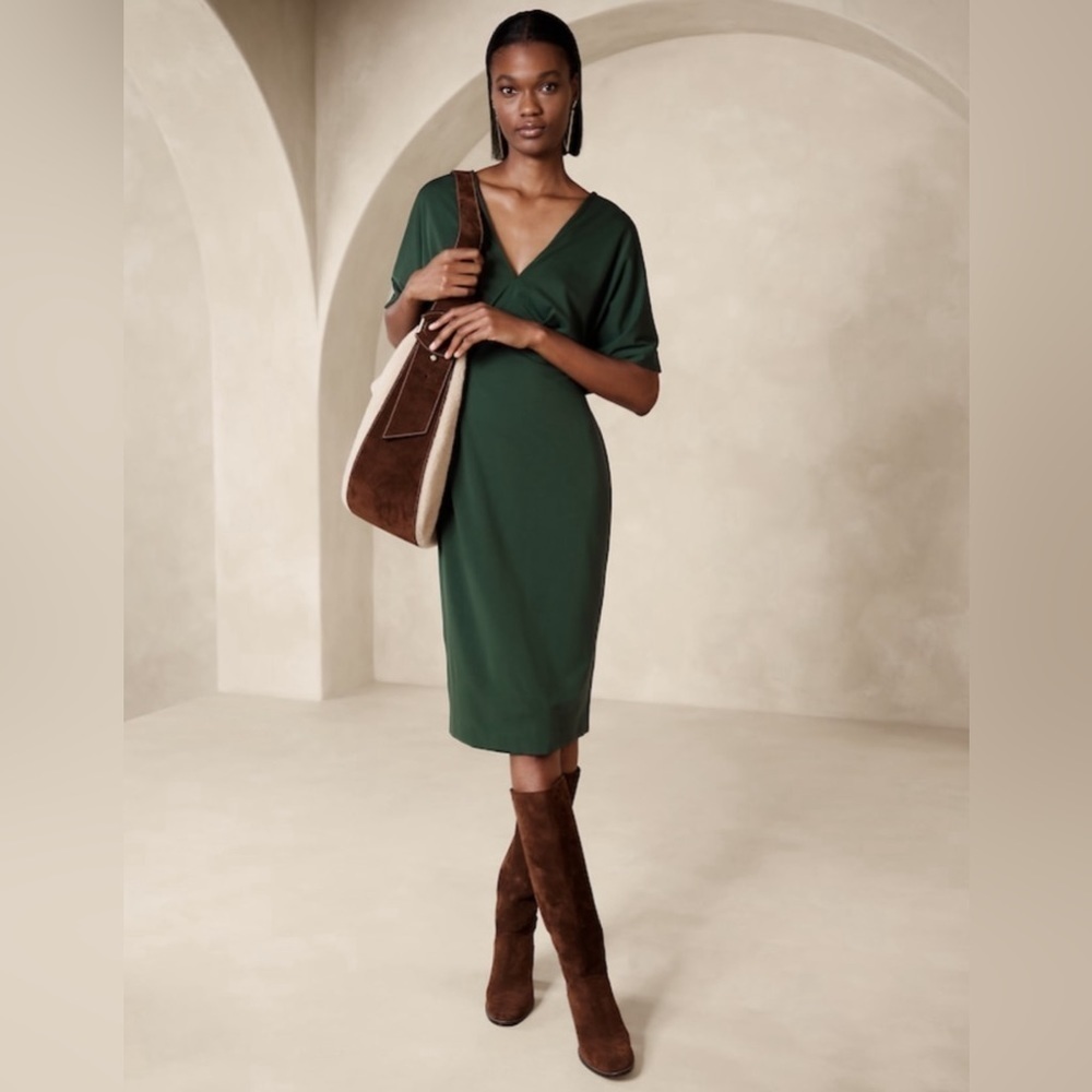 NWT! Banana Republic New Hunter Green Soraya Midi Dress - Size 2 🪷